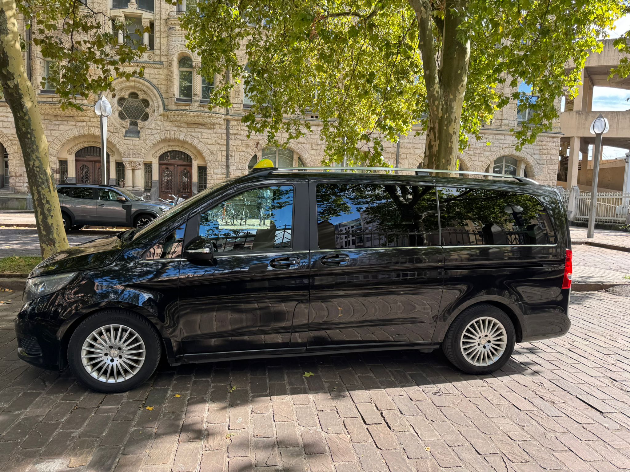 Grand coffre pour bagages volumineux